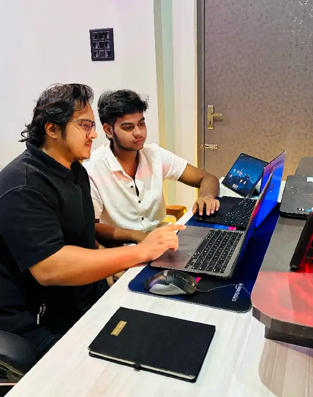 Shakir Azim - Seo Digital Growth Expert working with his client
